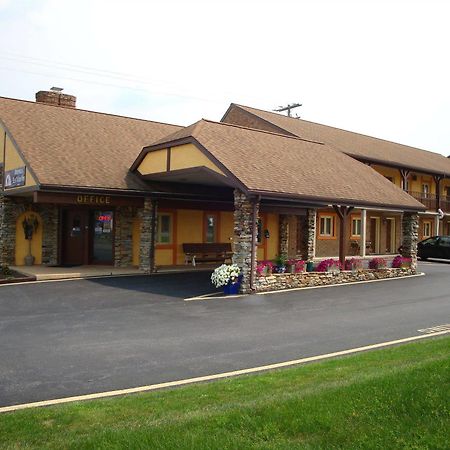 Soudersburg Inn & Suites Lancaster Ronks Eksteriør bilde