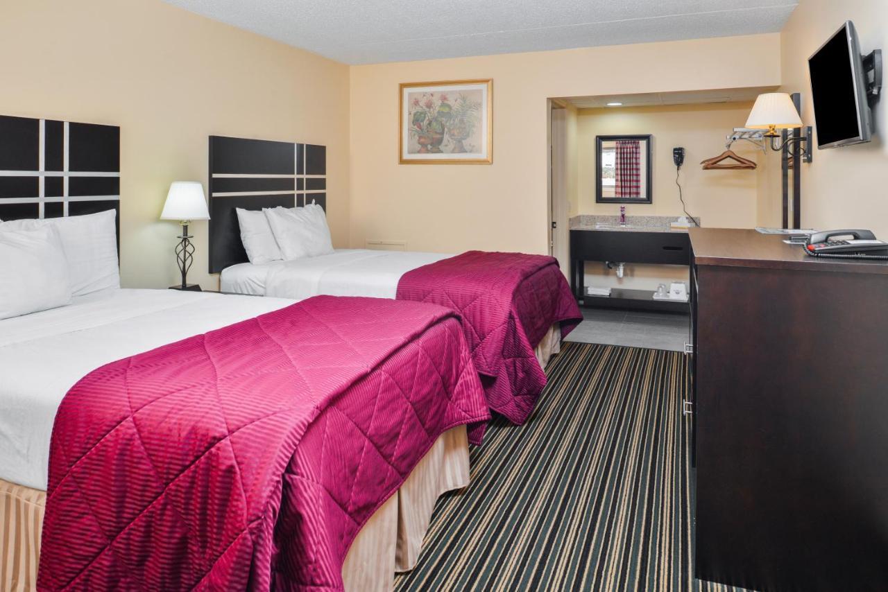 Soudersburg Inn & Suites Lancaster Ronks Eksteriør bilde