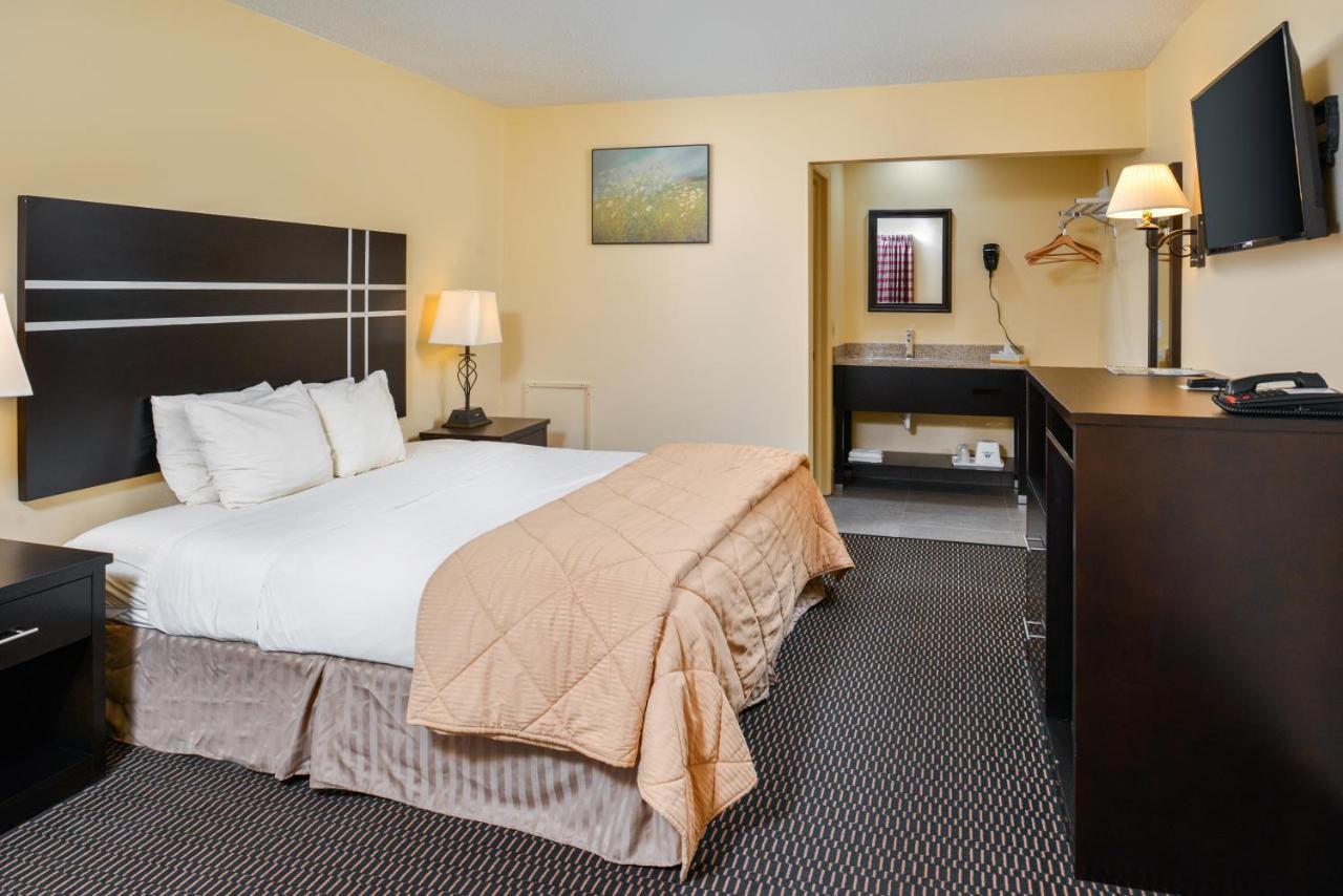 Soudersburg Inn & Suites Lancaster Ronks Eksteriør bilde