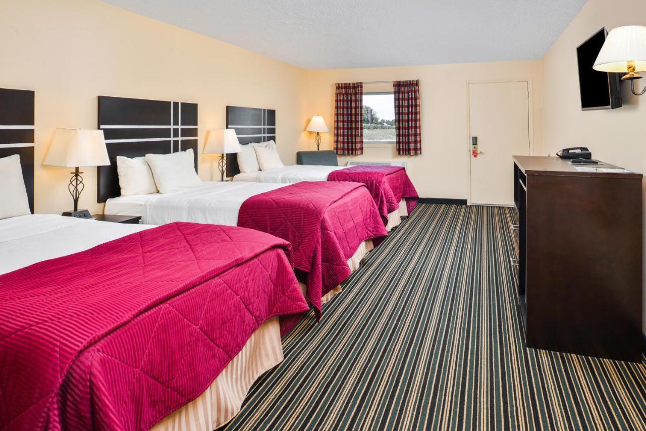 Soudersburg Inn & Suites Lancaster Ronks Eksteriør bilde