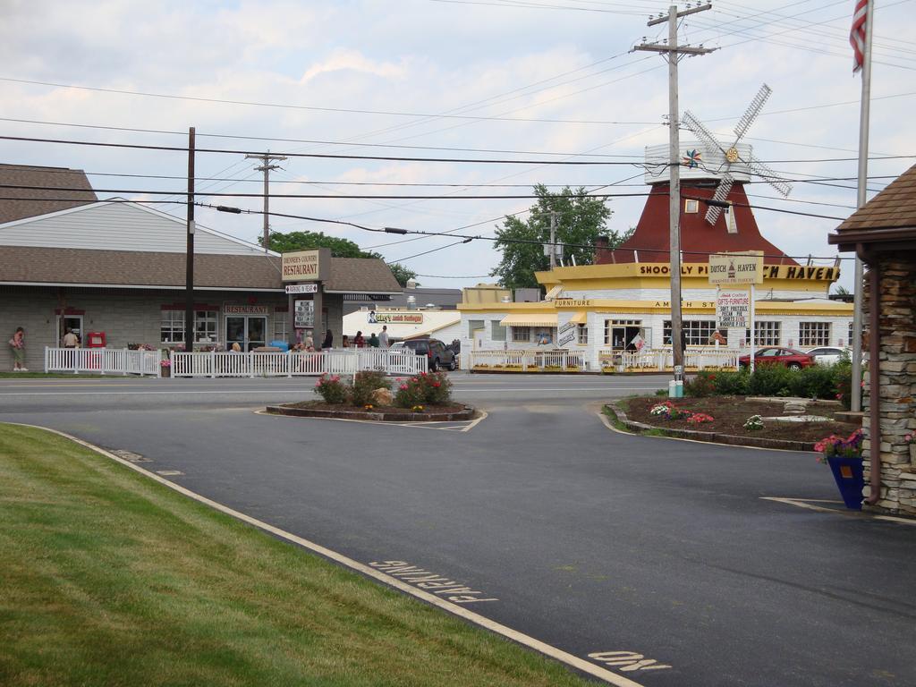 Soudersburg Inn & Suites Lancaster Ronks Eksteriør bilde