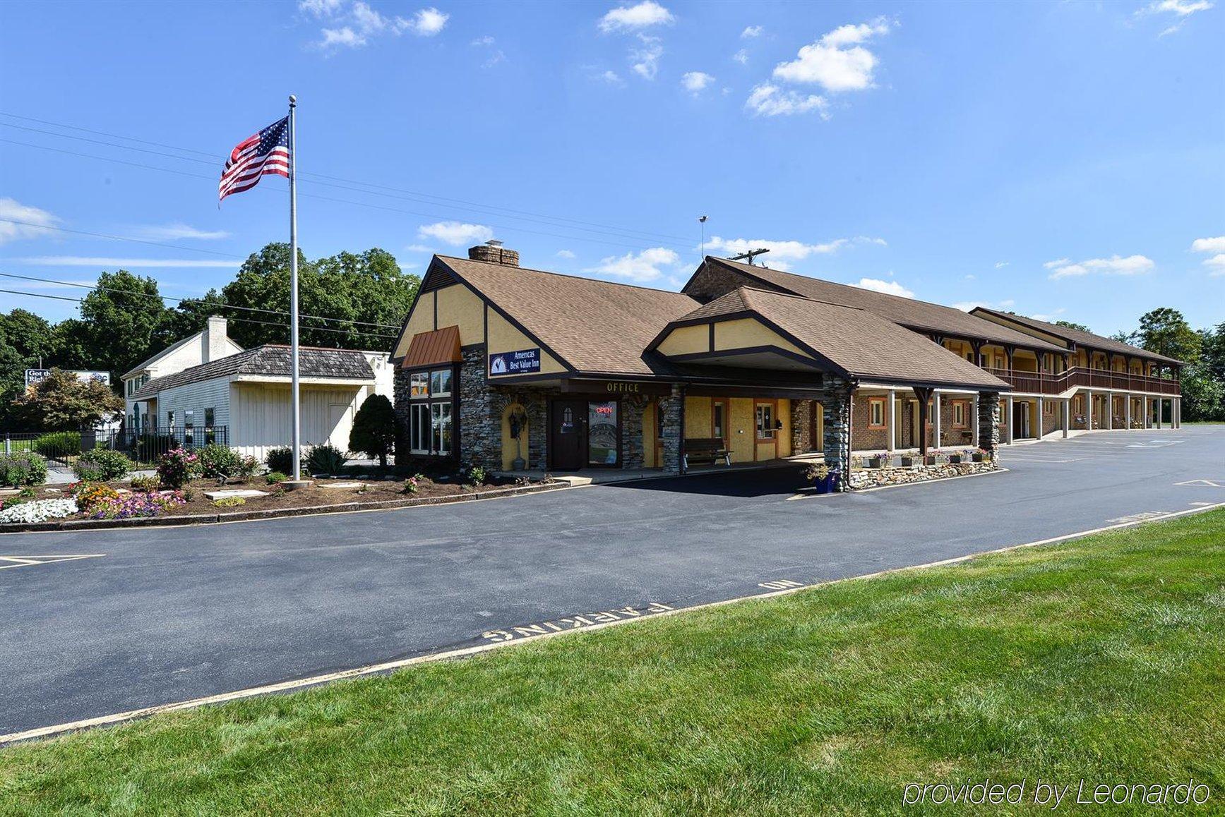 Soudersburg Inn & Suites Lancaster Ronks Eksteriør bilde