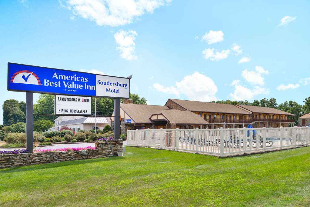Soudersburg Inn & Suites Lancaster Ronks Eksteriør bilde