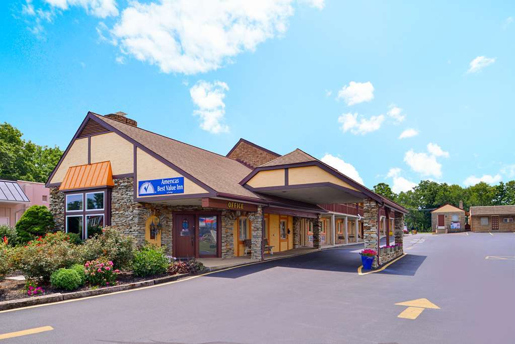 Soudersburg Inn & Suites Lancaster Ronks Eksteriør bilde
