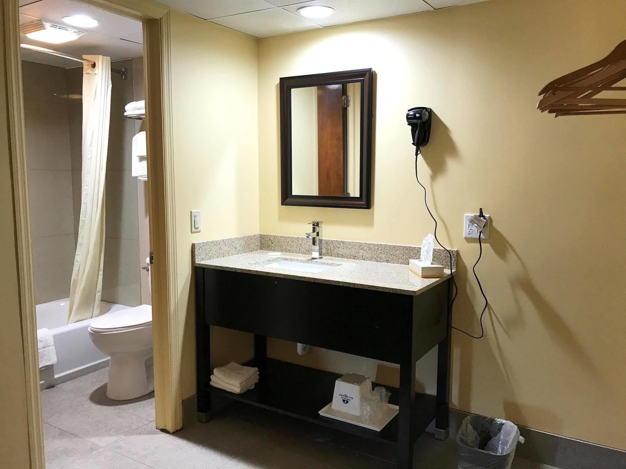 Soudersburg Inn & Suites Lancaster Ronks Eksteriør bilde