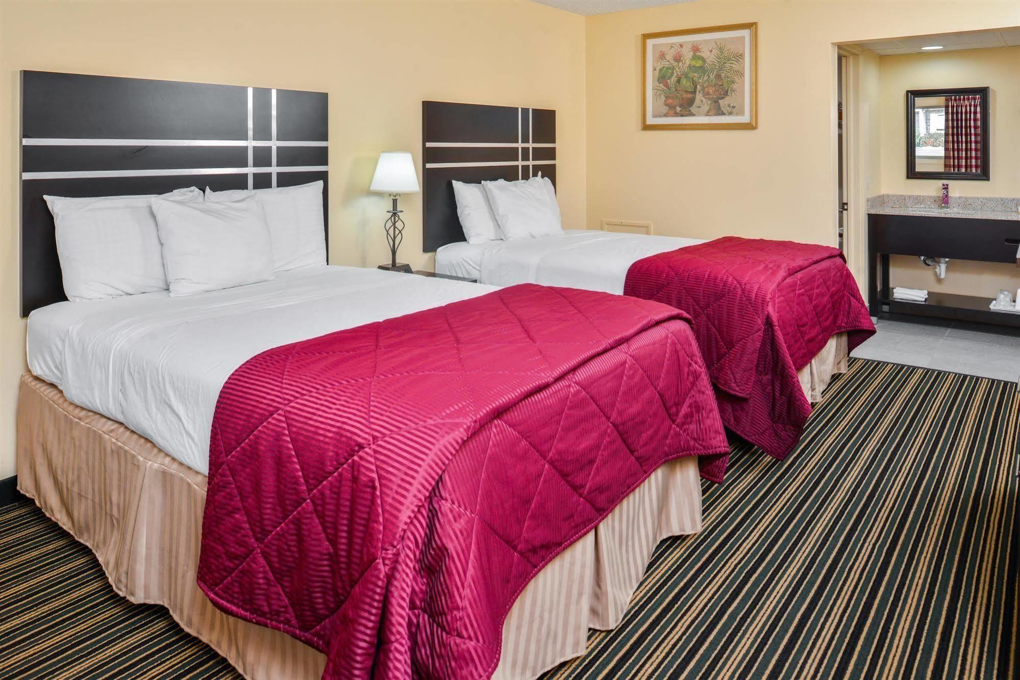 Soudersburg Inn & Suites Lancaster Ronks Eksteriør bilde