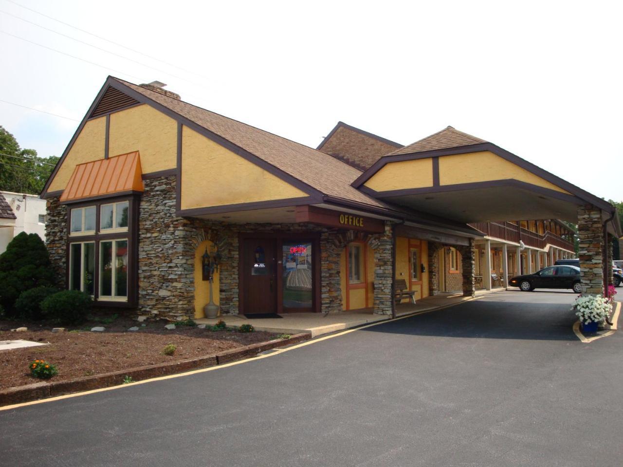 Soudersburg Inn & Suites Lancaster Ronks Eksteriør bilde